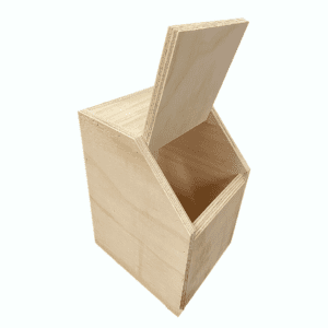 Lovebird breeding box sloped 3